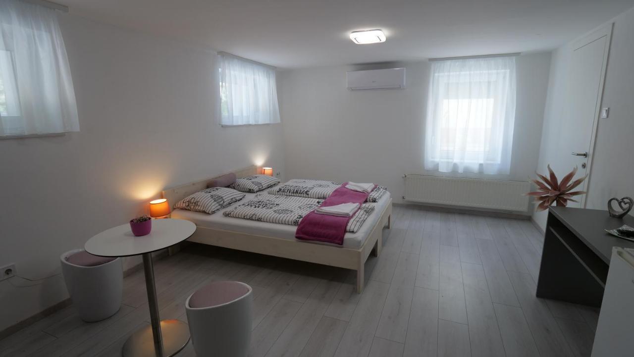Anna Villa Fuered Boutique Rooms Balatonfured Luaran gambar